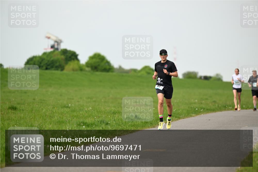 10.05.2026 - 8. Wedeler Halbmarathon Dr. Thomas Lammeyer http://msf.ph/oto/9697471 10.05.2026 11:29:21 Laufen  meine-sportfotos.de