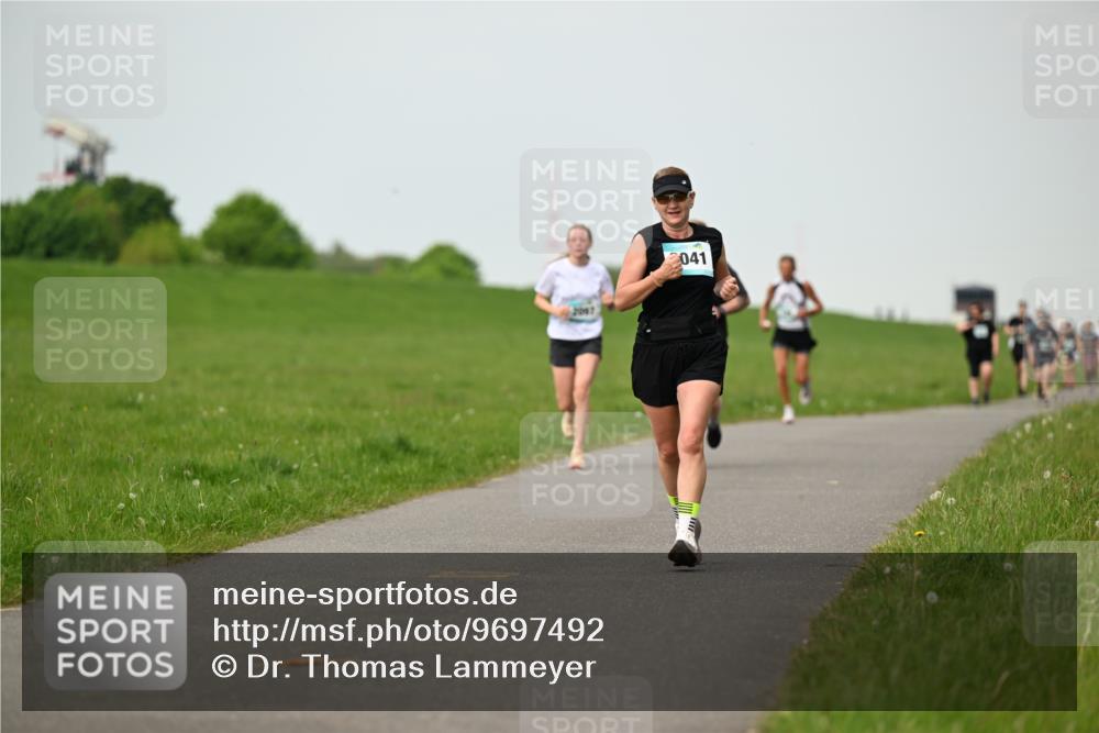 10.05.2026 - 8. Wedeler Halbmarathon Dr. Thomas Lammeyer http://msf.ph/oto/9697492 10.05.2026 11:29:28 Laufen 2067, 041 meine-sportfotos.de
