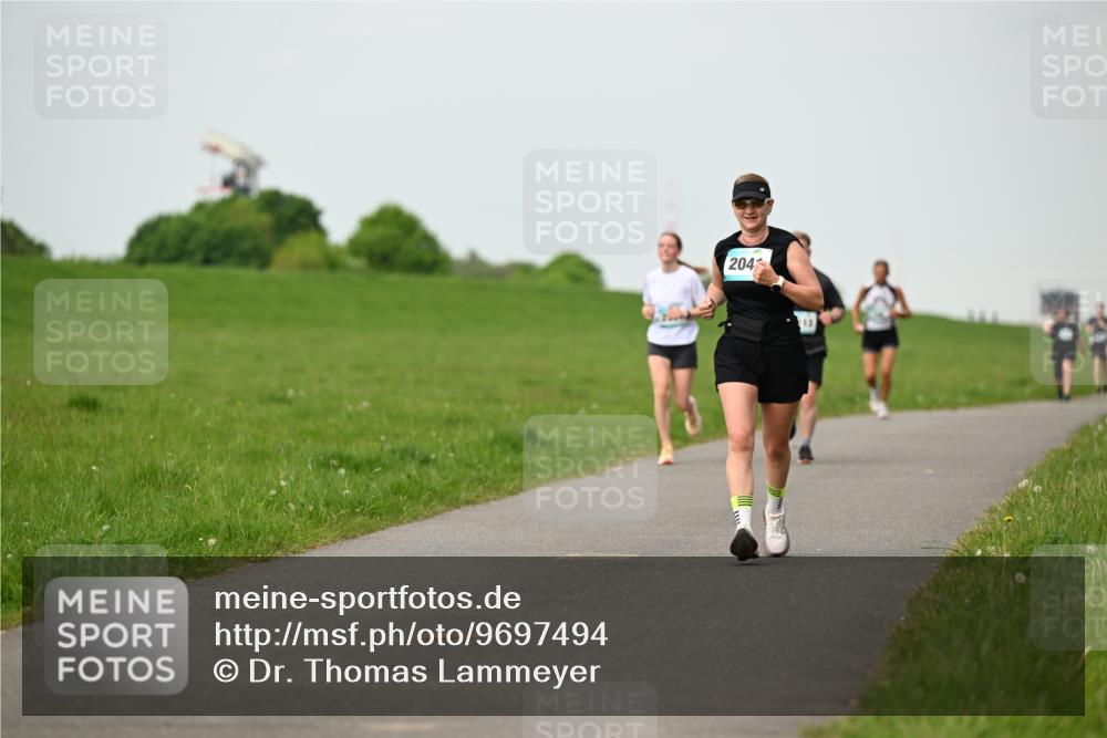 10.05.2026 - 8. Wedeler Halbmarathon Dr. Thomas Lammeyer http://msf.ph/oto/9697494 10.05.2026 11:29:28 Laufen 204 meine-sportfotos.de