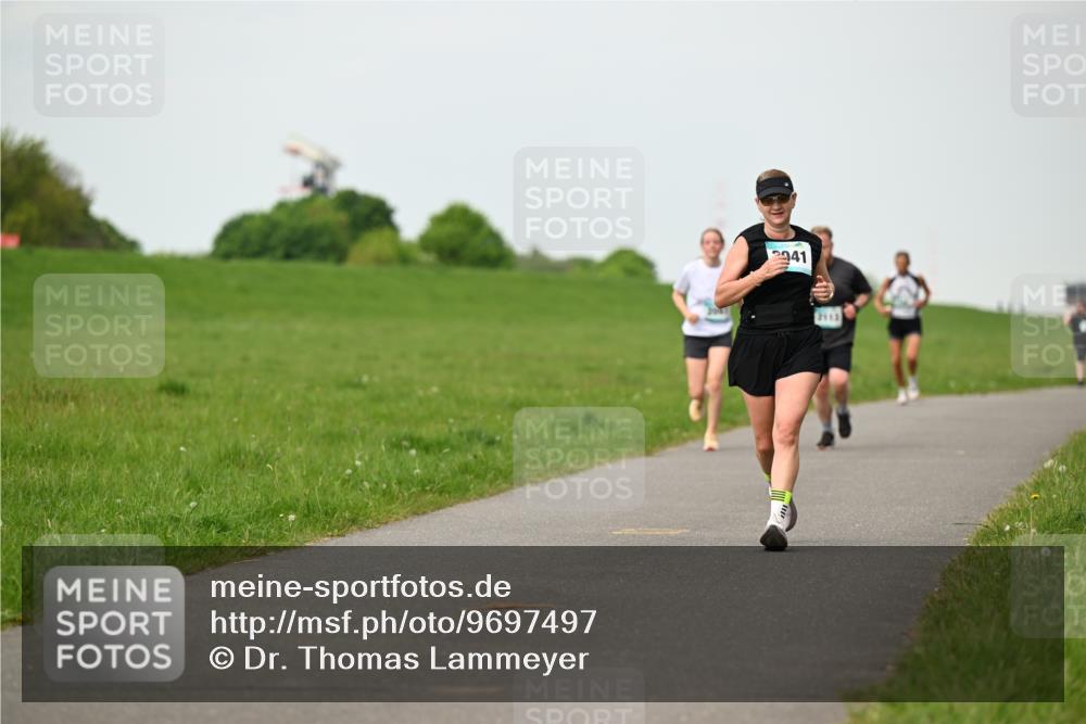 10.05.2026 - 8. Wedeler Halbmarathon Dr. Thomas Lammeyer http://msf.ph/oto/9697497 10.05.2026 11:29:28 Laufen 2941, 2113 meine-sportfotos.de