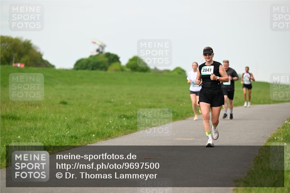 10.05.2026 - 8. Wedeler Halbmarathon Dr. Thomas Lammeyer http://msf.ph/oto/9697500 10.05.2026 11:29:29 Laufen 2041 meine-sportfotos.de