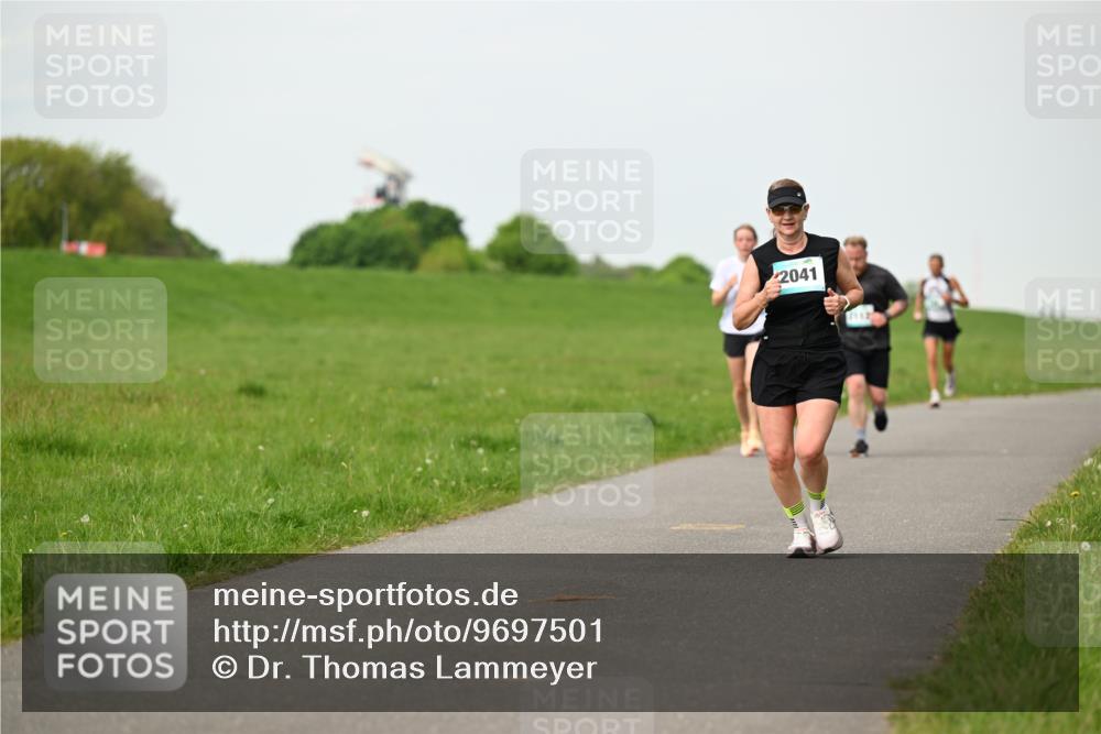 10.05.2026 - 8. Wedeler Halbmarathon Dr. Thomas Lammeyer http://msf.ph/oto/9697501 10.05.2026 11:29:29 Laufen 2041 meine-sportfotos.de