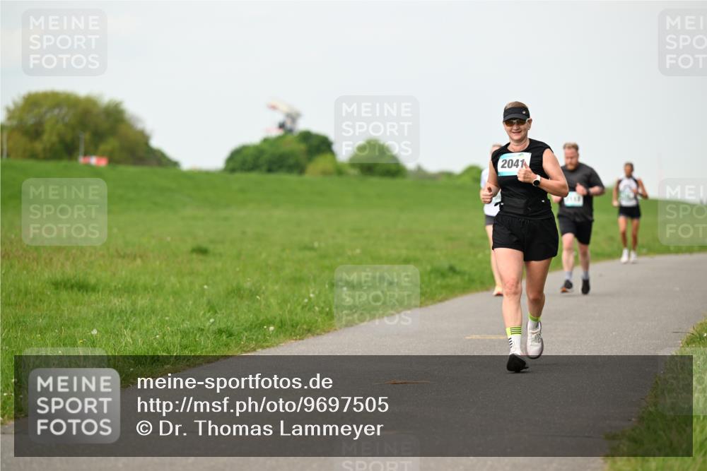 10.05.2026 - 8. Wedeler Halbmarathon Dr. Thomas Lammeyer http://msf.ph/oto/9697505 10.05.2026 11:29:29 Laufen 2041 meine-sportfotos.de