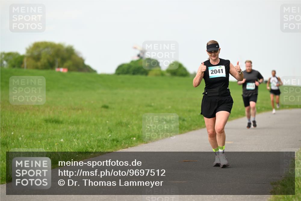 10.05.2026 - 8. Wedeler Halbmarathon Dr. Thomas Lammeyer http://msf.ph/oto/9697512 10.05.2026 11:29:30 Laufen 2041 meine-sportfotos.de