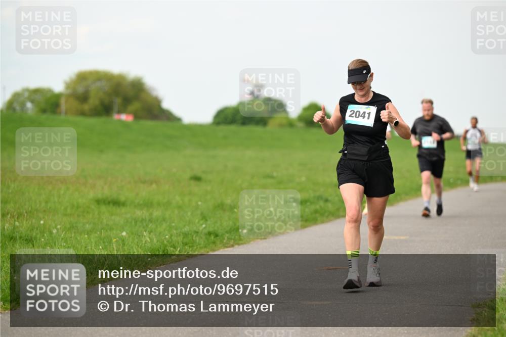 10.05.2026 - 8. Wedeler Halbmarathon Dr. Thomas Lammeyer http://msf.ph/oto/9697515 10.05.2026 11:29:31 Laufen 2041 meine-sportfotos.de