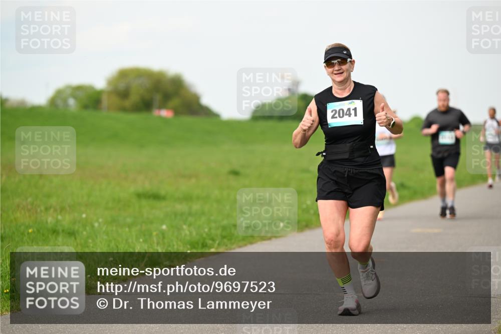 10.05.2026 - 8. Wedeler Halbmarathon Dr. Thomas Lammeyer http://msf.ph/oto/9697523 10.05.2026 11:29:32 Laufen 2041 meine-sportfotos.de