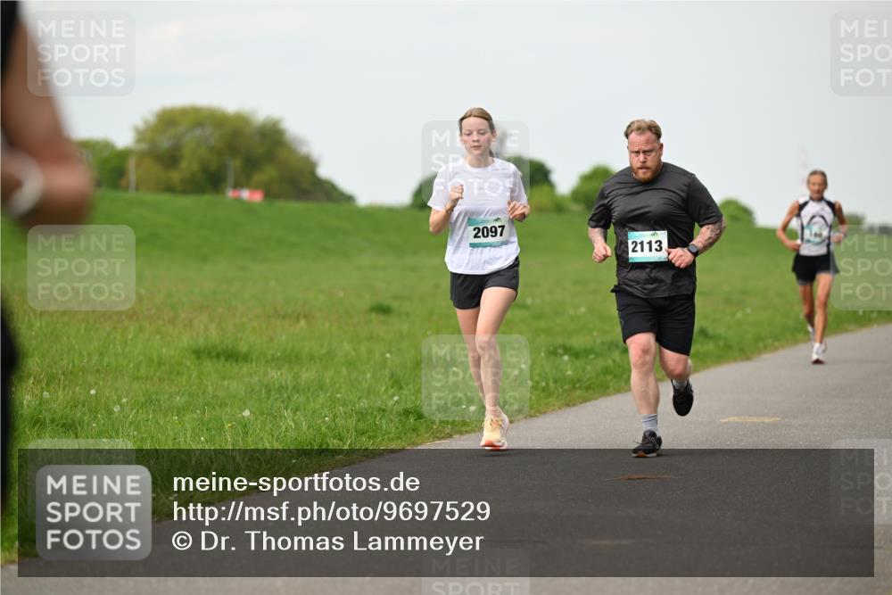 10.05.2026 - 8. Wedeler Halbmarathon Dr. Thomas Lammeyer http://msf.ph/oto/9697529 10.05.2026 11:29:34 Laufen 2097, 2113 meine-sportfotos.de