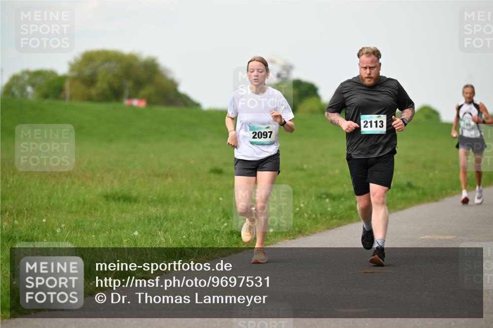 10.05.2026 - 8. Wedeler Halbmarathon Dr. Thomas Lammeyer http://msf.ph/oto/9697531 10.05.2026 11:29:34 Laufen 2097, 2113 meine-sportfotos.de