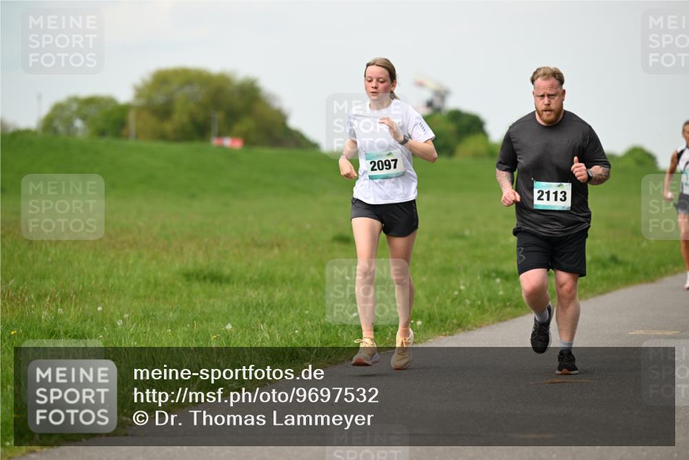 10.05.2026 - 8. Wedeler Halbmarathon Dr. Thomas Lammeyer http://msf.ph/oto/9697532 10.05.2026 11:29:34 Laufen 2097, 2113 meine-sportfotos.de
