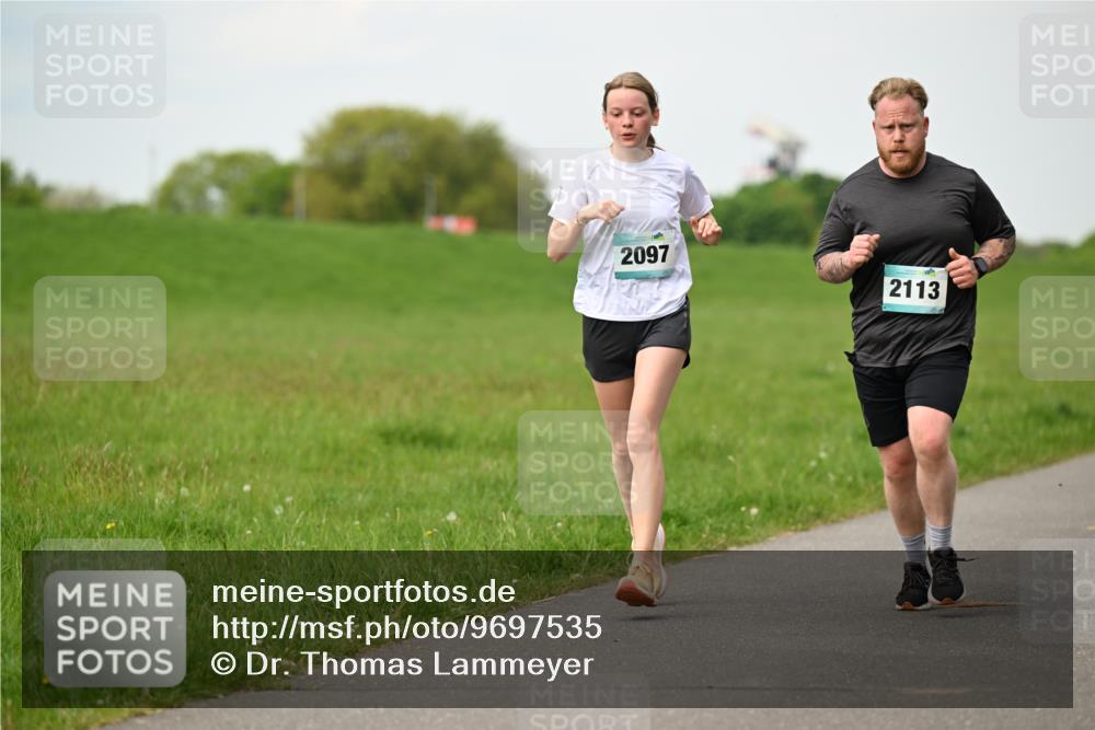 10.05.2026 - 8. Wedeler Halbmarathon Dr. Thomas Lammeyer http://msf.ph/oto/9697535 10.05.2026 11:29:35 Laufen 2097, 2113 meine-sportfotos.de