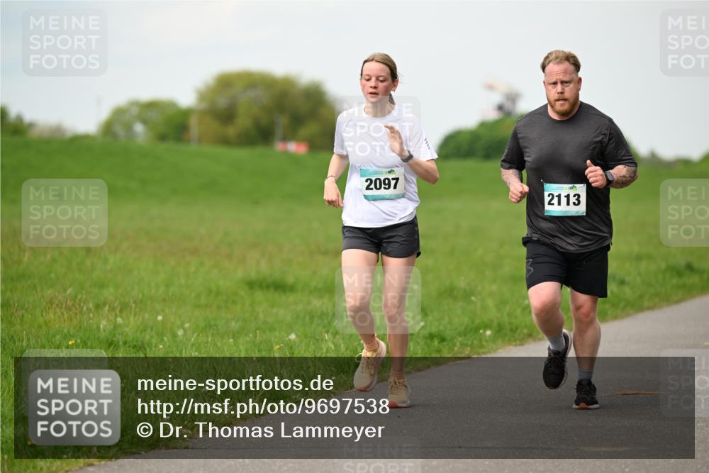 10.05.2026 - 8. Wedeler Halbmarathon Dr. Thomas Lammeyer http://msf.ph/oto/9697538 10.05.2026 11:29:35 Laufen 2097, 2113 meine-sportfotos.de