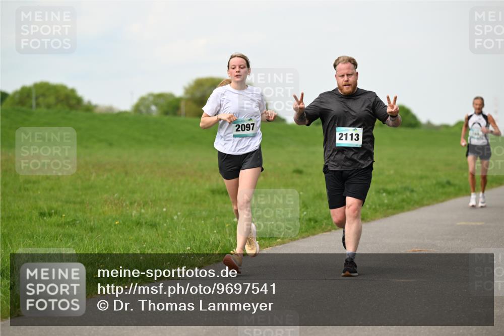 10.05.2026 - 8. Wedeler Halbmarathon Dr. Thomas Lammeyer http://msf.ph/oto/9697541 10.05.2026 11:29:36 Laufen 2097, 2113 meine-sportfotos.de