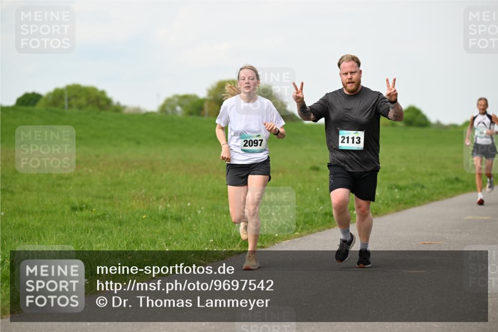 10.05.2026 - 8. Wedeler Halbmarathon Dr. Thomas Lammeyer http://msf.ph/oto/9697542 10.05.2026 11:29:36 Laufen 2113, 2097 meine-sportfotos.de