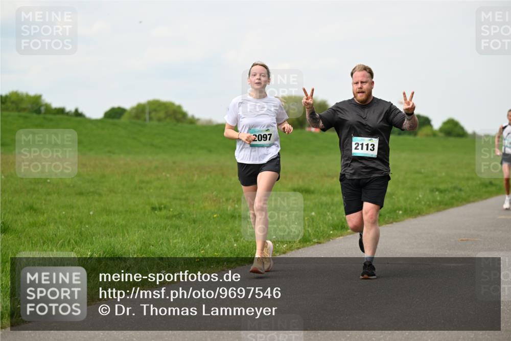 10.05.2026 - 8. Wedeler Halbmarathon Dr. Thomas Lammeyer http://msf.ph/oto/9697546 10.05.2026 11:29:36 Laufen 2097, 2113 meine-sportfotos.de