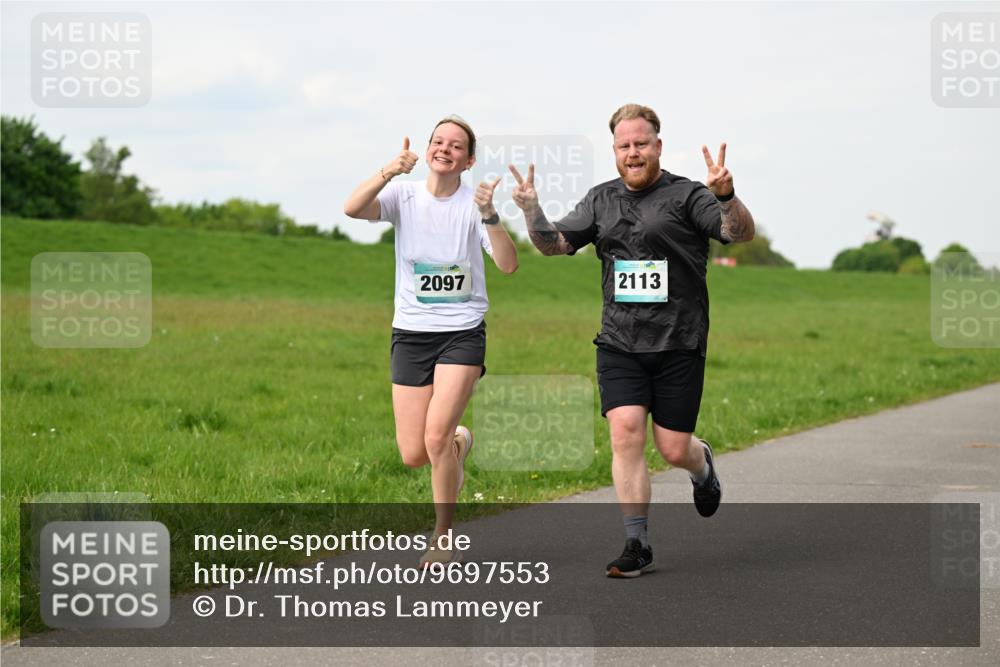 10.05.2026 - 8. Wedeler Halbmarathon Dr. Thomas Lammeyer http://msf.ph/oto/9697553 10.05.2026 11:29:37 Laufen 2097, 2113 meine-sportfotos.de
