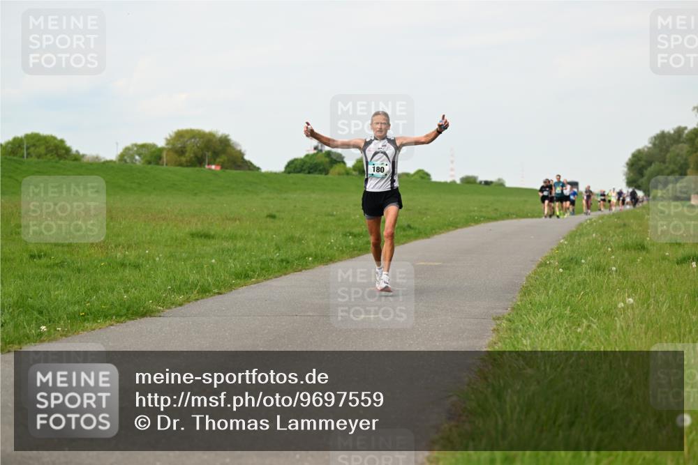 10.05.2026 - 8. Wedeler Halbmarathon Dr. Thomas Lammeyer http://msf.ph/oto/9697559 10.05.2026 11:29:39 Laufen 180 meine-sportfotos.de