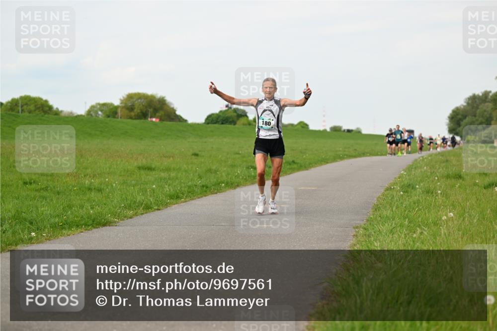 10.05.2026 - 8. Wedeler Halbmarathon Dr. Thomas Lammeyer http://msf.ph/oto/9697561 10.05.2026 11:29:39 Laufen 180 meine-sportfotos.de
