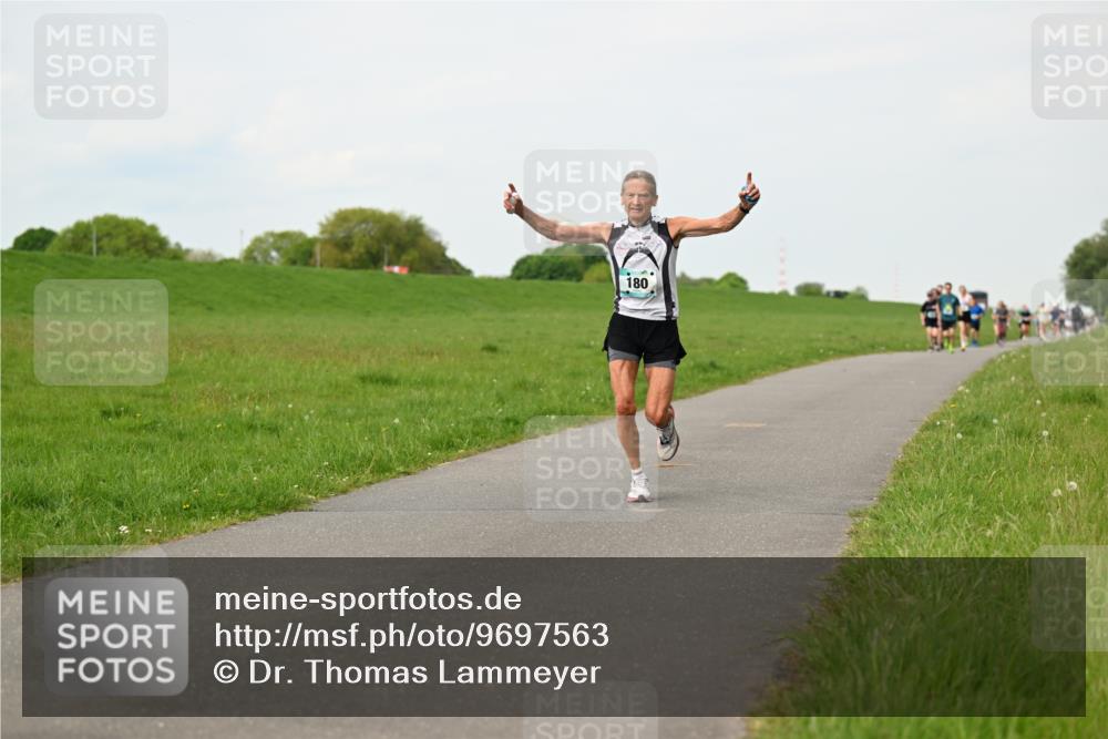 10.05.2026 - 8. Wedeler Halbmarathon Dr. Thomas Lammeyer http://msf.ph/oto/9697563 10.05.2026 11:29:39 Laufen 180 meine-sportfotos.de