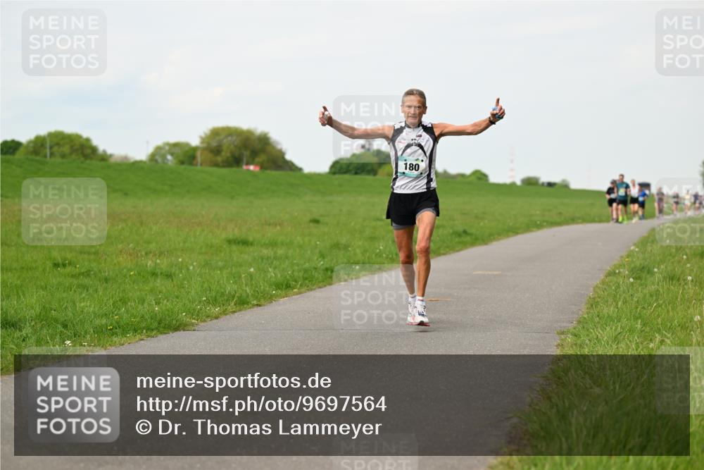 10.05.2026 - 8. Wedeler Halbmarathon Dr. Thomas Lammeyer http://msf.ph/oto/9697564 10.05.2026 11:29:40 Laufen 180 meine-sportfotos.de