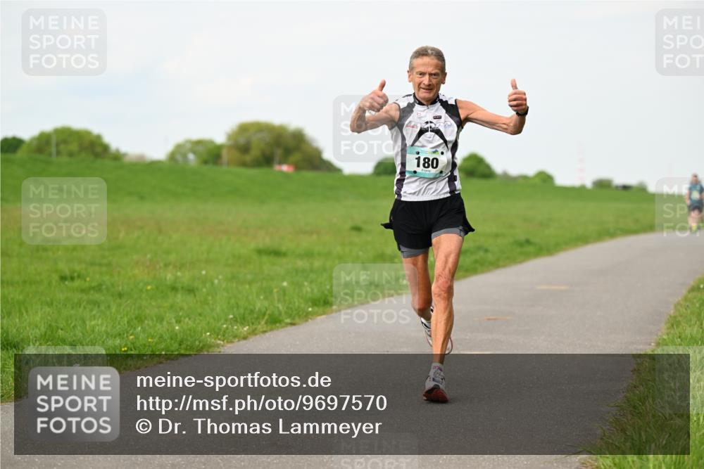 10.05.2026 - 8. Wedeler Halbmarathon Dr. Thomas Lammeyer http://msf.ph/oto/9697570 10.05.2026 11:29:40 Laufen 180 meine-sportfotos.de