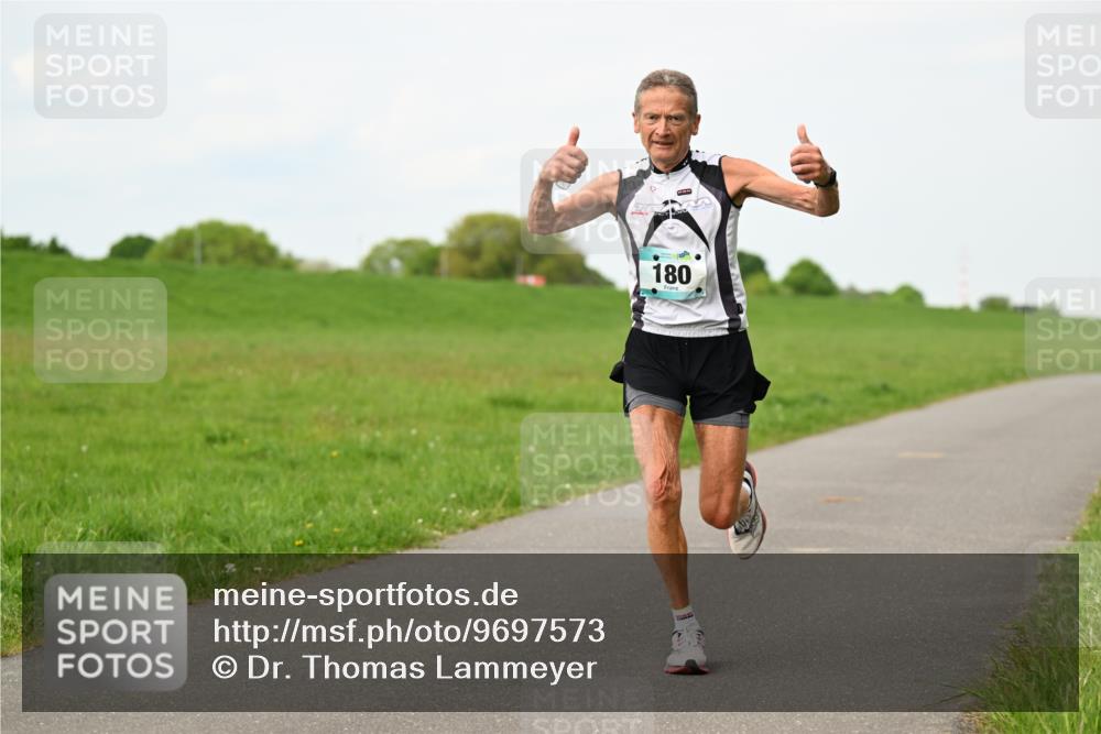 10.05.2026 - 8. Wedeler Halbmarathon Dr. Thomas Lammeyer http://msf.ph/oto/9697573 10.05.2026 11:29:41 Laufen 180 meine-sportfotos.de