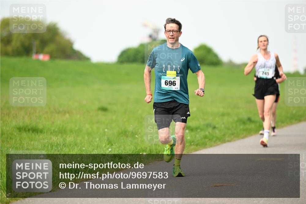 10.05.2026 - 8. Wedeler Halbmarathon Dr. Thomas Lammeyer http://msf.ph/oto/9697583 10.05.2026 11:29:51 Laufen 2025, 696, 745 meine-sportfotos.de