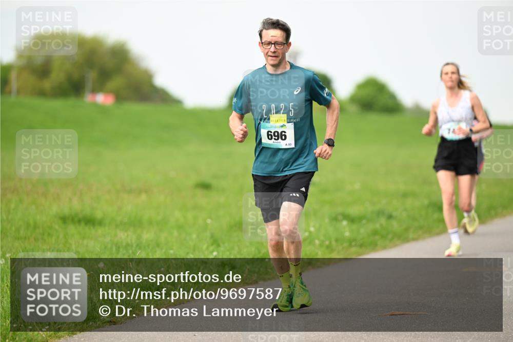 10.05.2026 - 8. Wedeler Halbmarathon Dr. Thomas Lammeyer http://msf.ph/oto/9697587 10.05.2026 11:29:51 Laufen 2025, 696 meine-sportfotos.de
