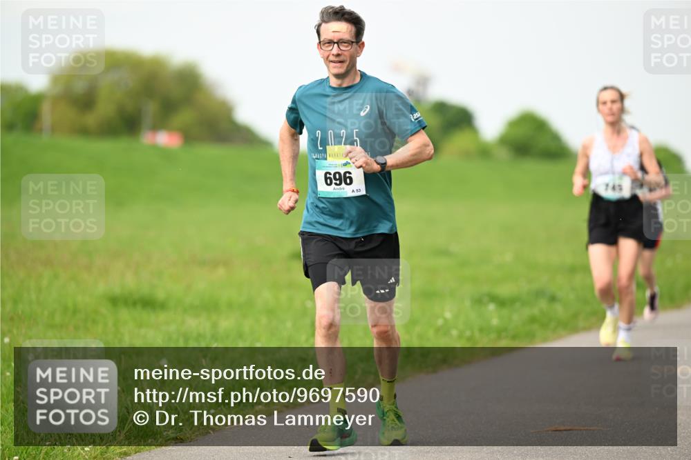 10.05.2026 - 8. Wedeler Halbmarathon Dr. Thomas Lammeyer http://msf.ph/oto/9697590 10.05.2026 11:29:52 Laufen 2025, 696, 745 meine-sportfotos.de