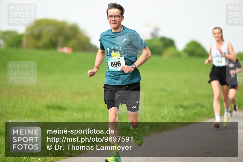 10.05.2026 - 8. Wedeler Halbmarathon Dr. Thomas Lammeyer http://msf.ph/oto/9697591 10.05.2026 11:29:52 Laufen 2025, 696, 749 meine-sportfotos.de