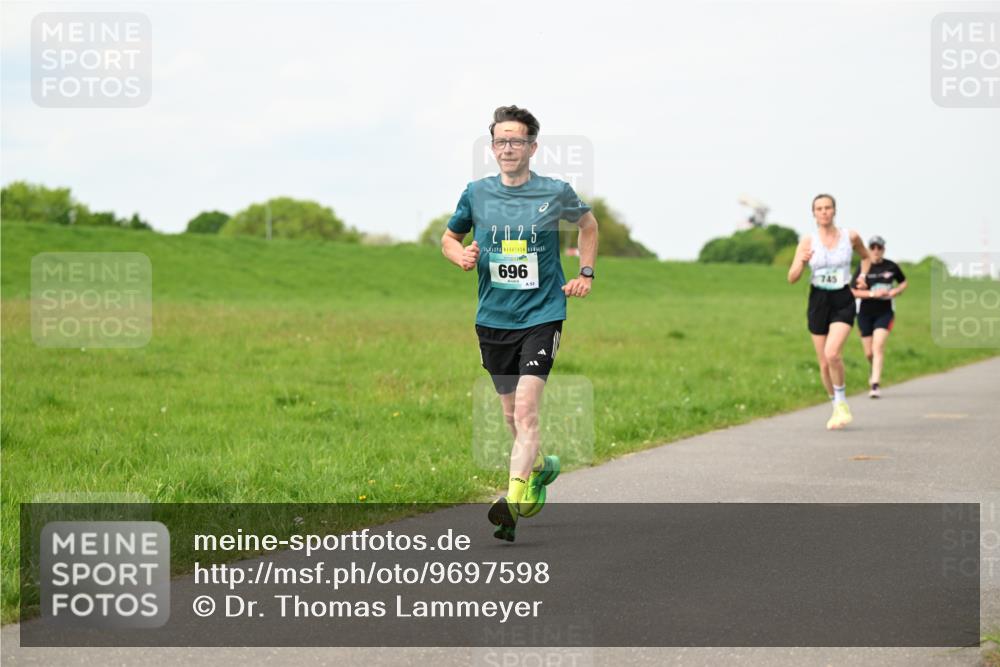 10.05.2026 - 8. Wedeler Halbmarathon Dr. Thomas Lammeyer http://msf.ph/oto/9697598 10.05.2026 11:29:53 Laufen 2025, 696, 745 meine-sportfotos.de