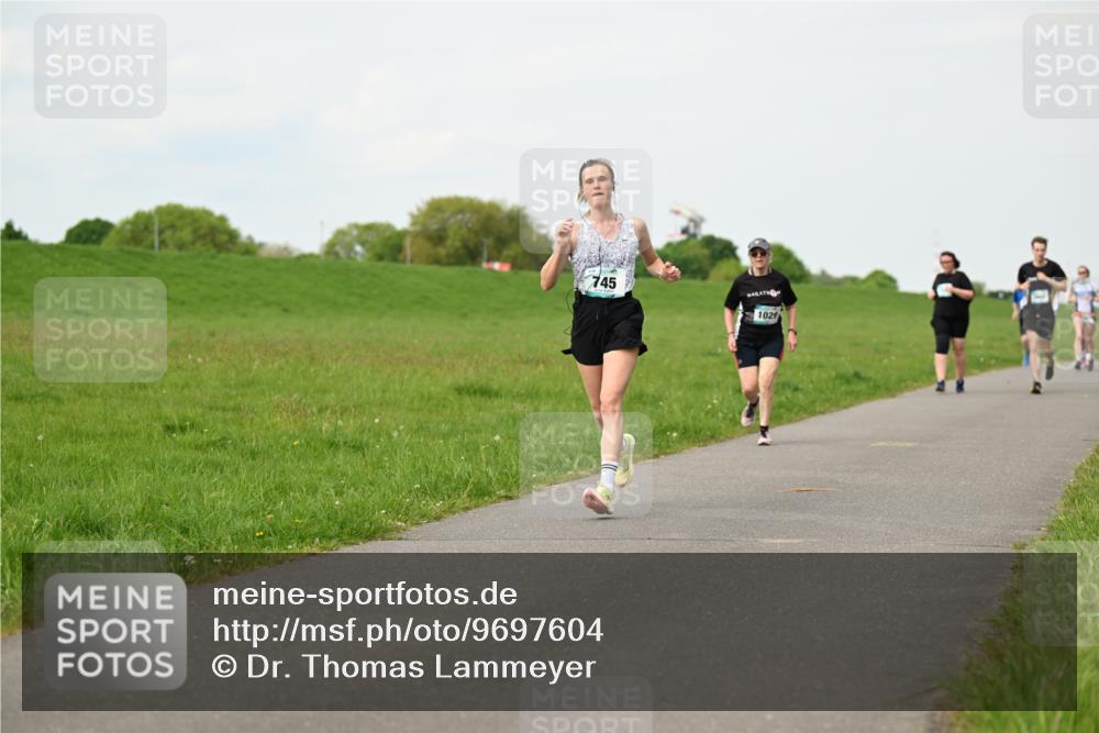 10.05.2026 - 8. Wedeler Halbmarathon Dr. Thomas Lammeyer http://msf.ph/oto/9697604 10.05.2026 11:29:54 Laufen 745, 1029 meine-sportfotos.de