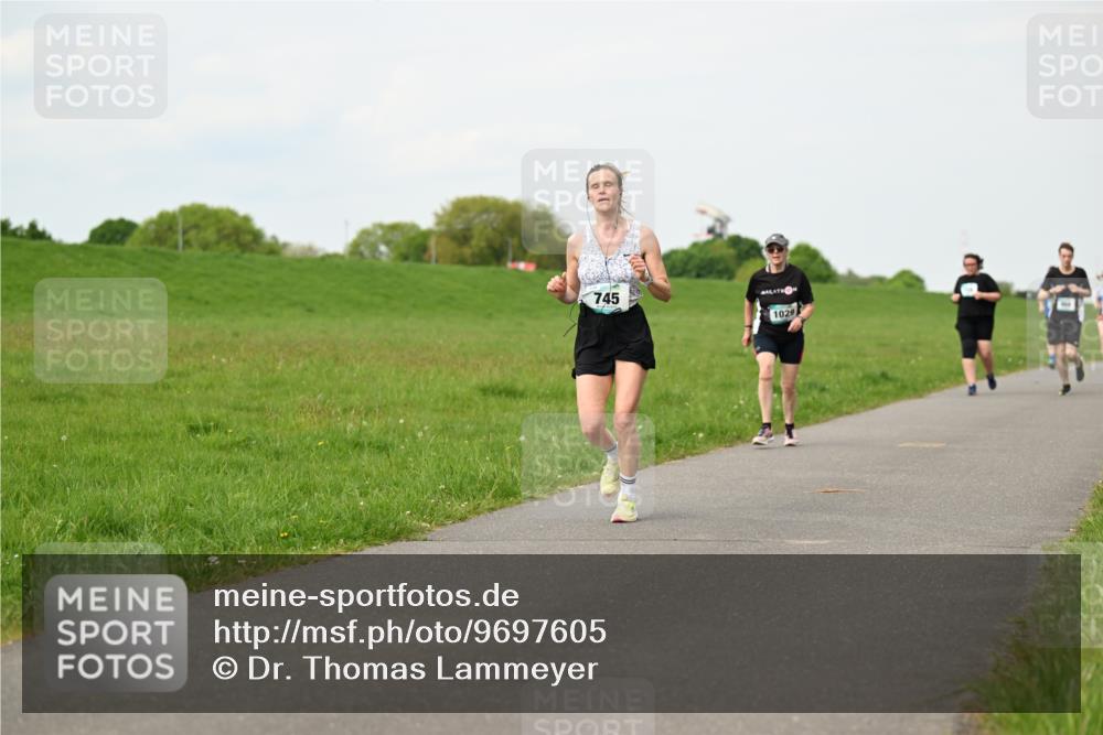 10.05.2026 - 8. Wedeler Halbmarathon Dr. Thomas Lammeyer http://msf.ph/oto/9697605 10.05.2026 11:29:55 Laufen 745, 1029 meine-sportfotos.de