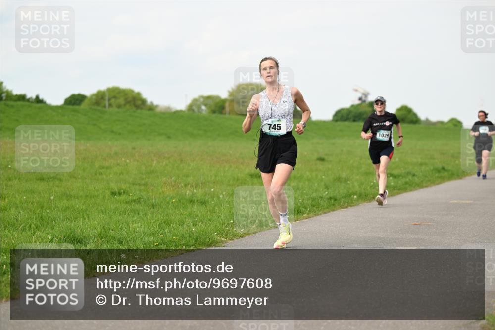 10.05.2026 - 8. Wedeler Halbmarathon Dr. Thomas Lammeyer http://msf.ph/oto/9697608 10.05.2026 11:29:55 Laufen 745, 1029 meine-sportfotos.de