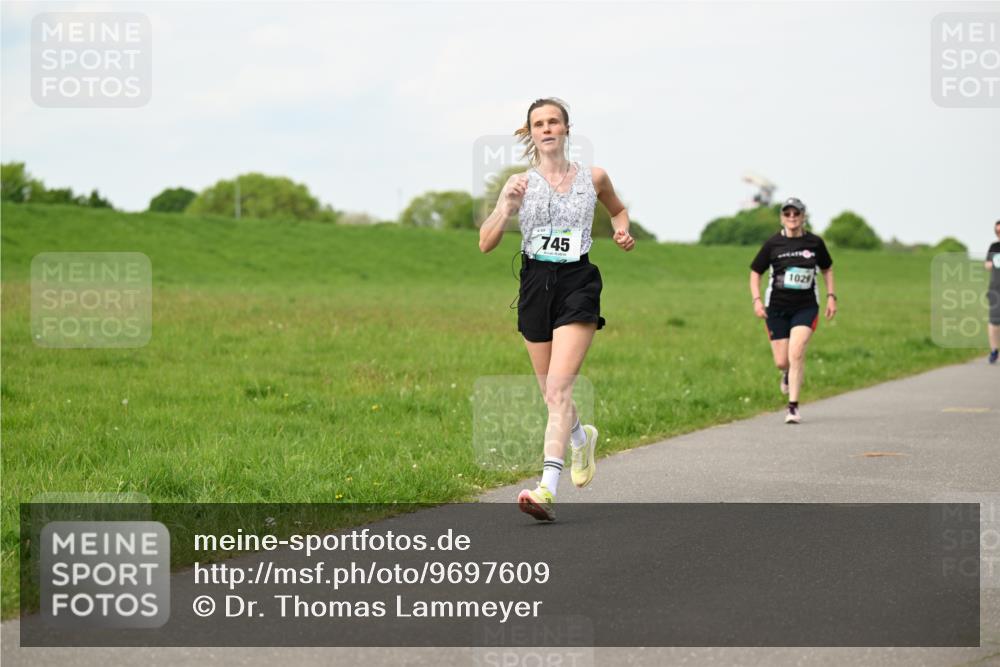 10.05.2026 - 8. Wedeler Halbmarathon Dr. Thomas Lammeyer http://msf.ph/oto/9697609 10.05.2026 11:29:55 Laufen 745, 1029 meine-sportfotos.de