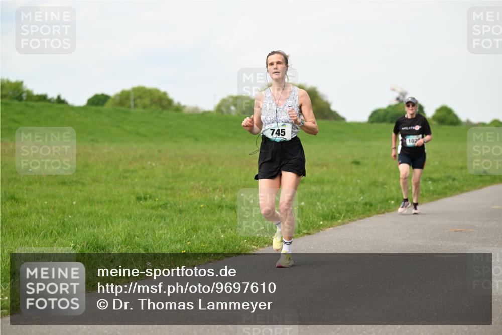 10.05.2026 - 8. Wedeler Halbmarathon Dr. Thomas Lammeyer http://msf.ph/oto/9697610 10.05.2026 11:29:55 Laufen 745 meine-sportfotos.de