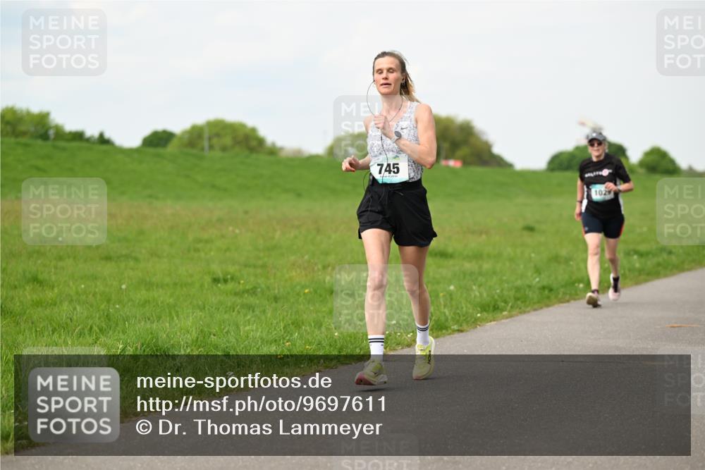 10.05.2026 - 8. Wedeler Halbmarathon Dr. Thomas Lammeyer http://msf.ph/oto/9697611 10.05.2026 11:29:55 Laufen 745, 102 meine-sportfotos.de