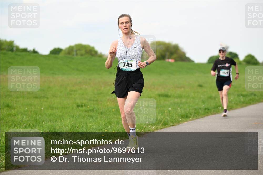 10.05.2026 - 8. Wedeler Halbmarathon Dr. Thomas Lammeyer http://msf.ph/oto/9697613 10.05.2026 11:29:56 Laufen 745, 1024 meine-sportfotos.de