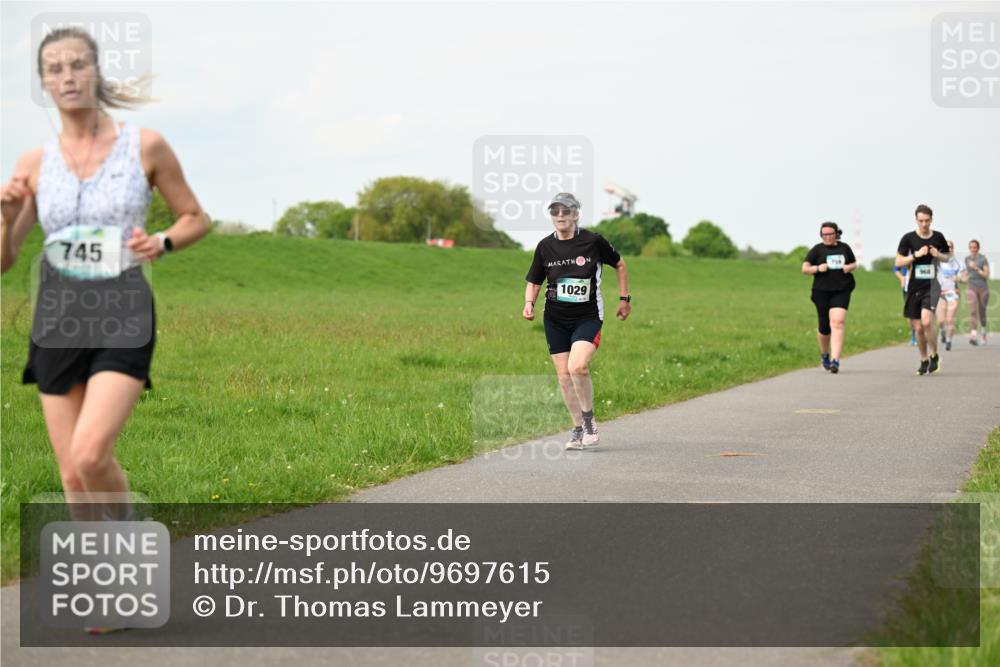 10.05.2026 - 8. Wedeler Halbmarathon Dr. Thomas Lammeyer http://msf.ph/oto/9697615 10.05.2026 11:29:56 Laufen 745, 1029 meine-sportfotos.de