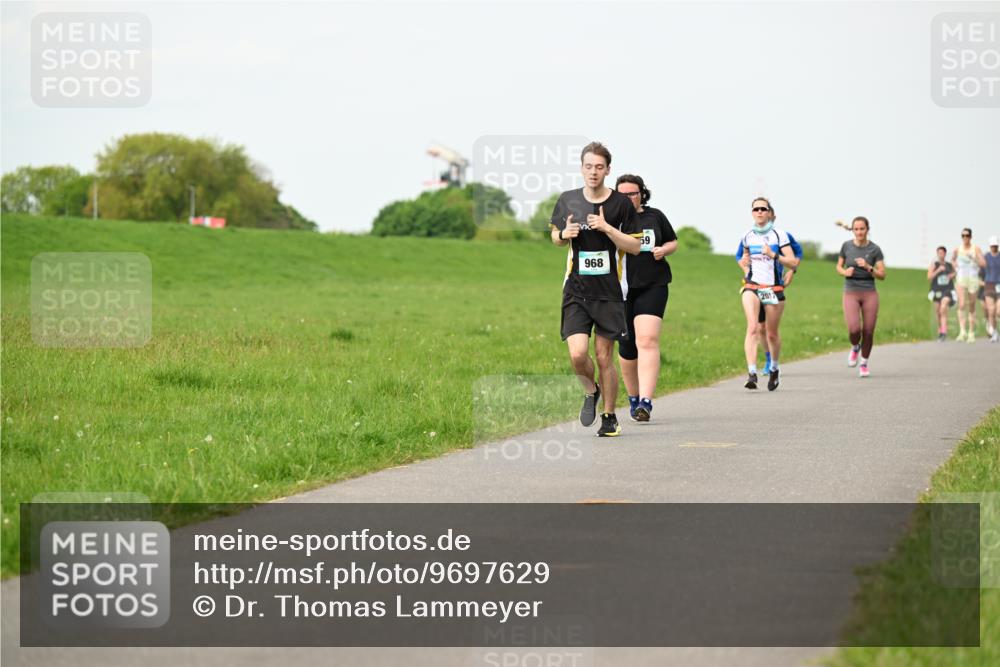 10.05.2026 - 8. Wedeler Halbmarathon Dr. Thomas Lammeyer http://msf.ph/oto/9697629 10.05.2026 11:29:59 Laufen 968 meine-sportfotos.de