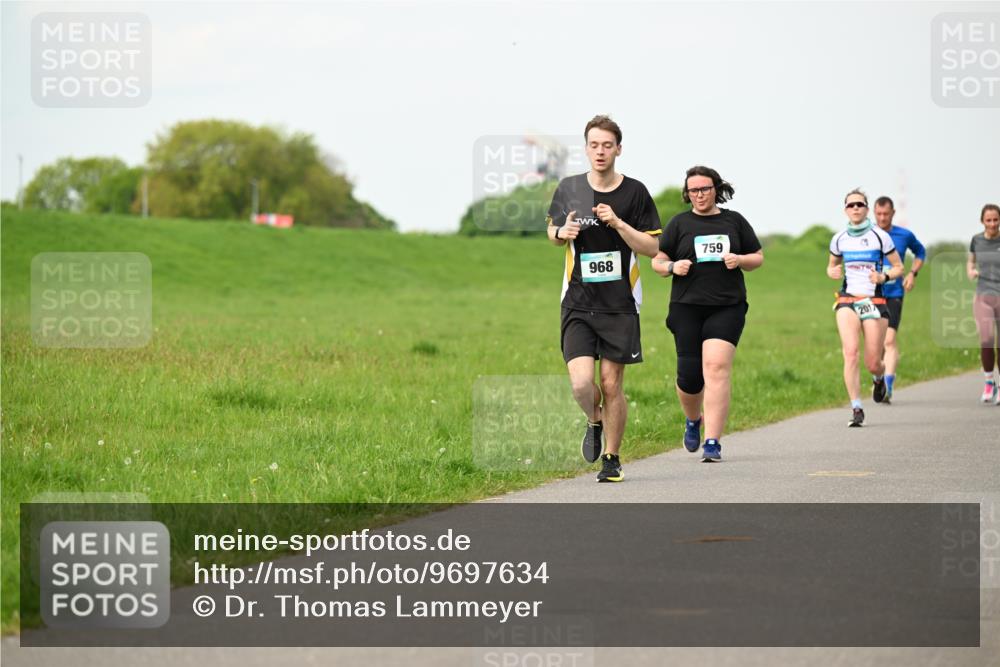 10.05.2026 - 8. Wedeler Halbmarathon Dr. Thomas Lammeyer http://msf.ph/oto/9697634 10.05.2026 11:30:00 Laufen 968, 759, 2017 meine-sportfotos.de
