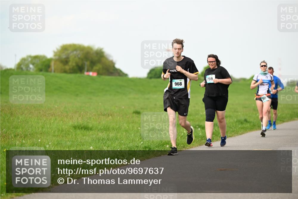 10.05.2026 - 8. Wedeler Halbmarathon Dr. Thomas Lammeyer http://msf.ph/oto/9697637 10.05.2026 11:30:00 Laufen 759, 968, 2011 meine-sportfotos.de