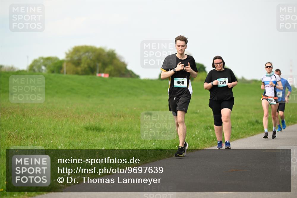 10.05.2026 - 8. Wedeler Halbmarathon Dr. Thomas Lammeyer http://msf.ph/oto/9697639 10.05.2026 11:30:00 Laufen 968, 759, 2017 meine-sportfotos.de