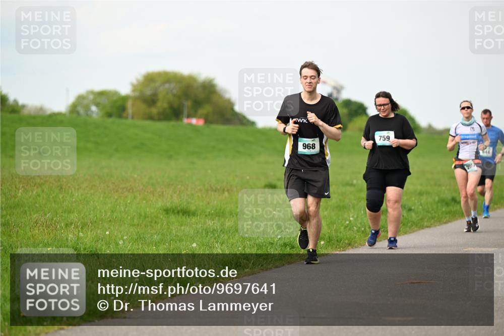 10.05.2026 - 8. Wedeler Halbmarathon Dr. Thomas Lammeyer http://msf.ph/oto/9697641 10.05.2026 11:30:01 Laufen 968, 759, 201, 1544 meine-sportfotos.de