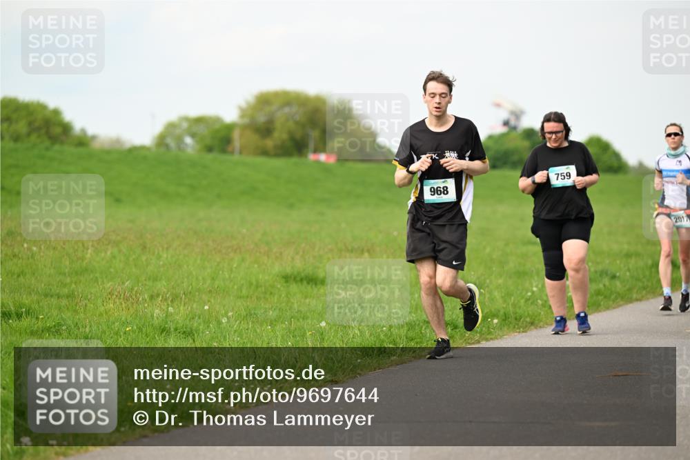 10.05.2026 - 8. Wedeler Halbmarathon Dr. Thomas Lammeyer http://msf.ph/oto/9697644 10.05.2026 11:30:01 Laufen 759, 968, 2017 meine-sportfotos.de