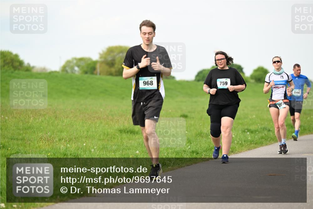 10.05.2026 - 8. Wedeler Halbmarathon Dr. Thomas Lammeyer http://msf.ph/oto/9697645 10.05.2026 11:30:02 Laufen 968, 759, 844, 201 meine-sportfotos.de