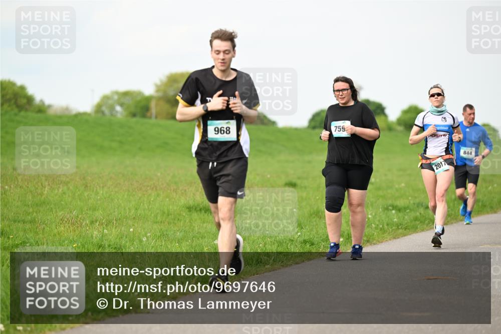10.05.2026 - 8. Wedeler Halbmarathon Dr. Thomas Lammeyer http://msf.ph/oto/9697646 10.05.2026 11:30:02 Laufen 968, 759, 2017, 844 meine-sportfotos.de