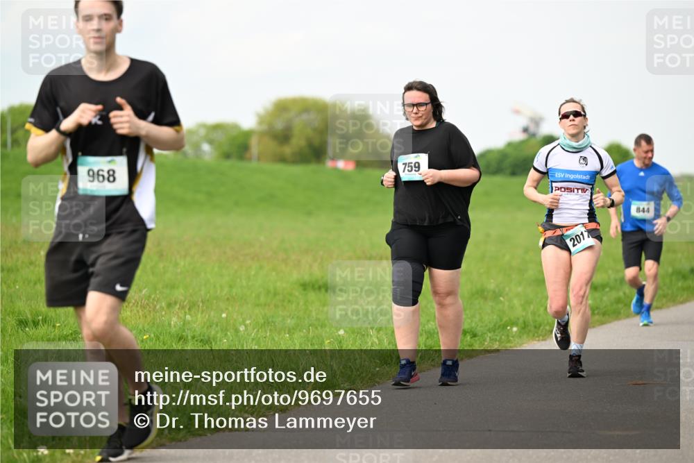 10.05.2026 - 8. Wedeler Halbmarathon Dr. Thomas Lammeyer http://msf.ph/oto/9697655 10.05.2026 11:30:04 Laufen 759, 968, 2017, 844 meine-sportfotos.de