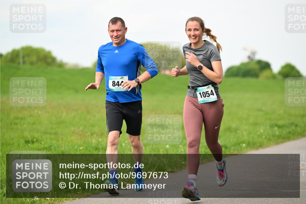 10.05.2026 - 8. Wedeler Halbmarathon Dr. Thomas Lammeyer http://msf.ph/oto/9697673 10.05.2026 11:30:08 Laufen 844, 1054 meine-sportfotos.de