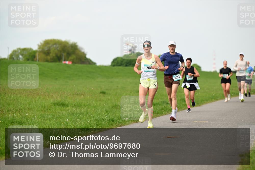 10.05.2026 - 8. Wedeler Halbmarathon Dr. Thomas Lammeyer http://msf.ph/oto/9697680 10.05.2026 11:30:11 Laufen 768, 582, 340 meine-sportfotos.de