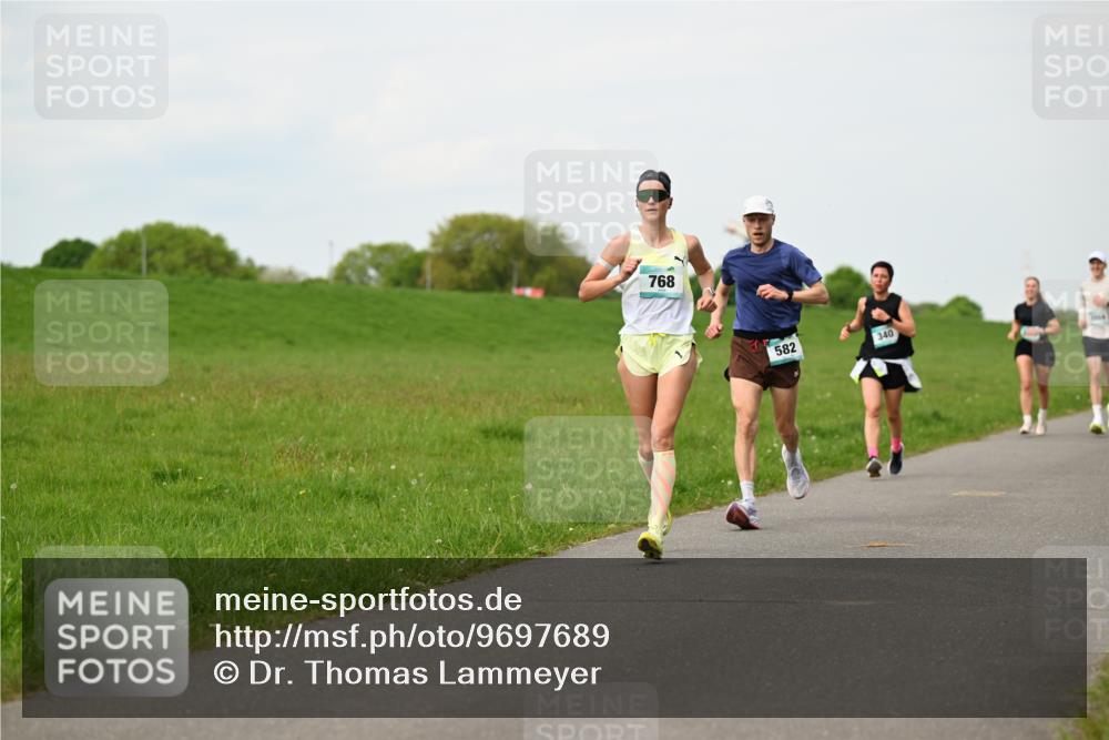 10.05.2026 - 8. Wedeler Halbmarathon Dr. Thomas Lammeyer http://msf.ph/oto/9697689 10.05.2026 11:30:12 Laufen 768, 582, 340 meine-sportfotos.de